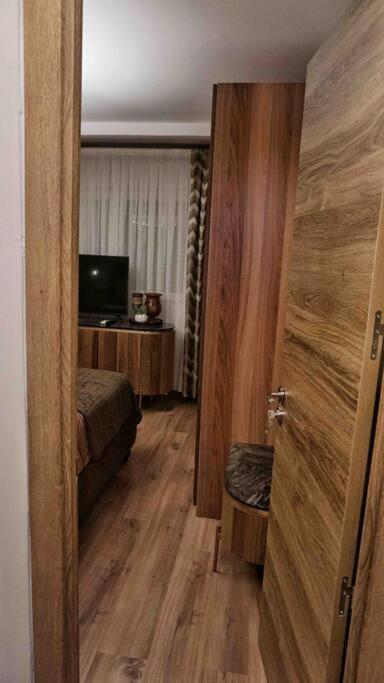 New Luxury 3-Bedroom Apartment Segovia Exterior photo