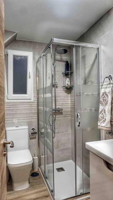 New Luxury 3-Bedroom Apartment Segovia Exterior photo